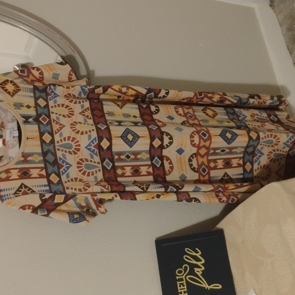 LuLaRoe Dresses & Skirts - LuLaRoe Geometric Print Dress - Earthy Tones